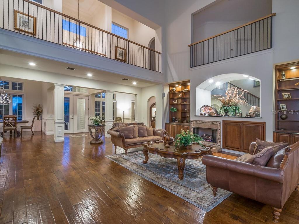 Property Photo:  107 Ocean Place  FL 34242 
