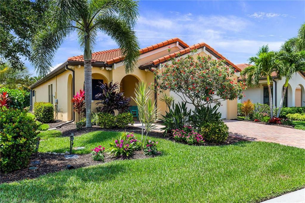 Property Photo: 1294 Manado Dr FL 34113