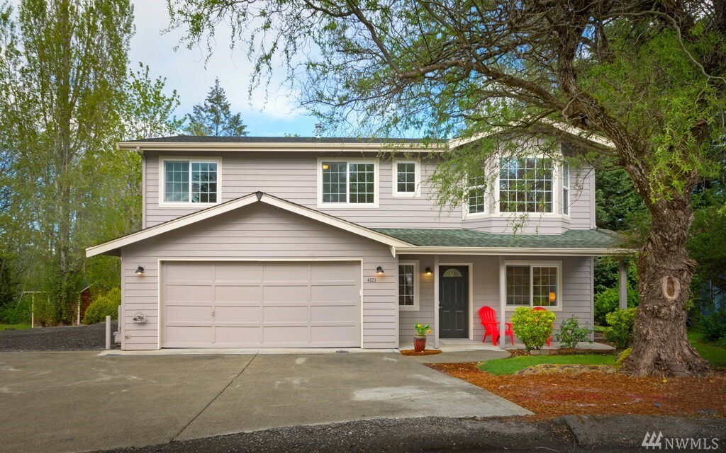 Property Photo:  4101 SE Earls Ct  WA 98366 