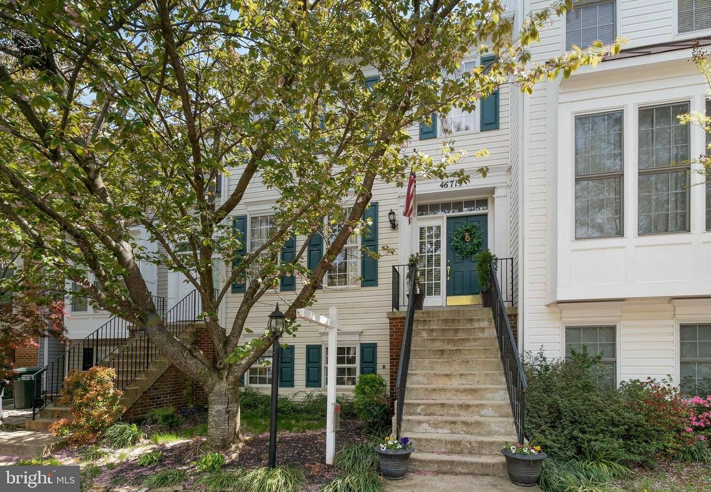 Property Photo: 46719 Manchester Terrace VA 20165