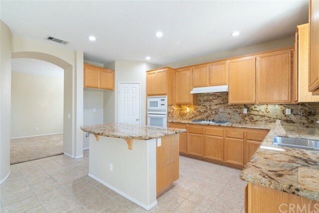 Property Photo:  45330 Vista Verde  CA 92592 