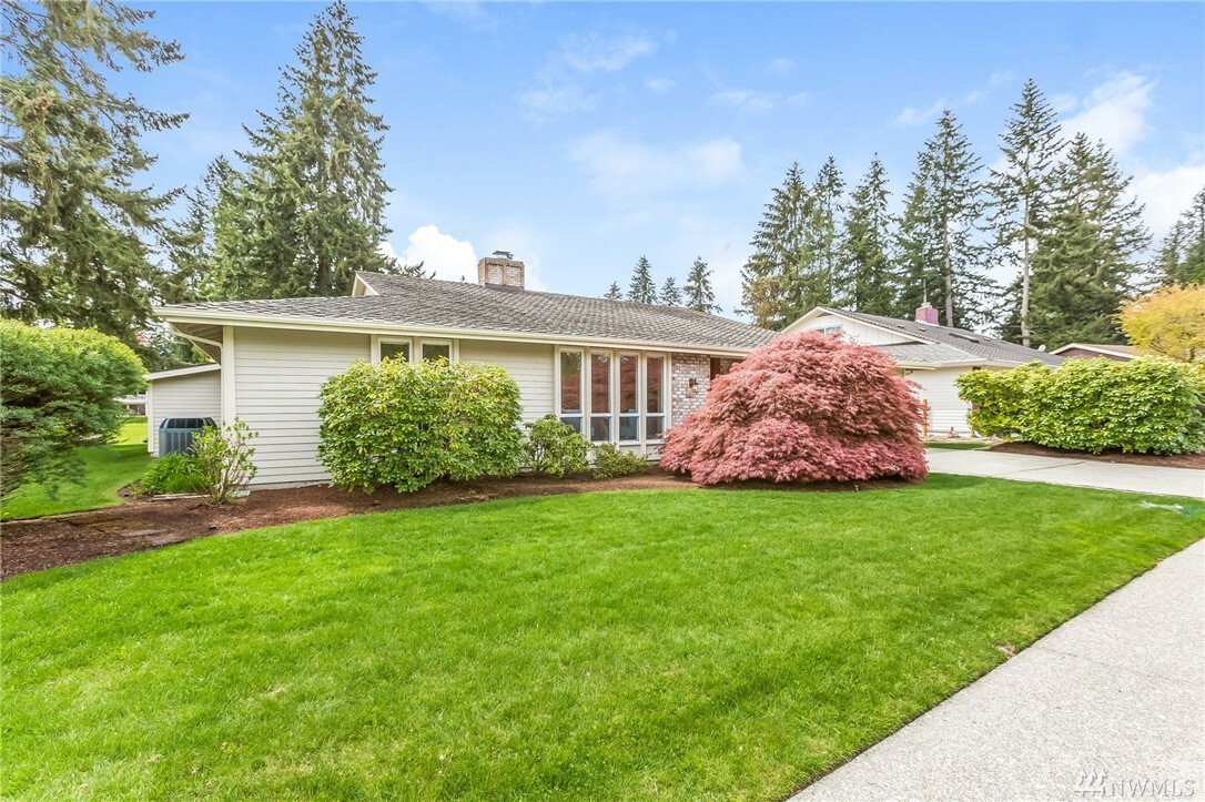 Property Photo:  14529 SE Fairwood Blvd  WA 98058 