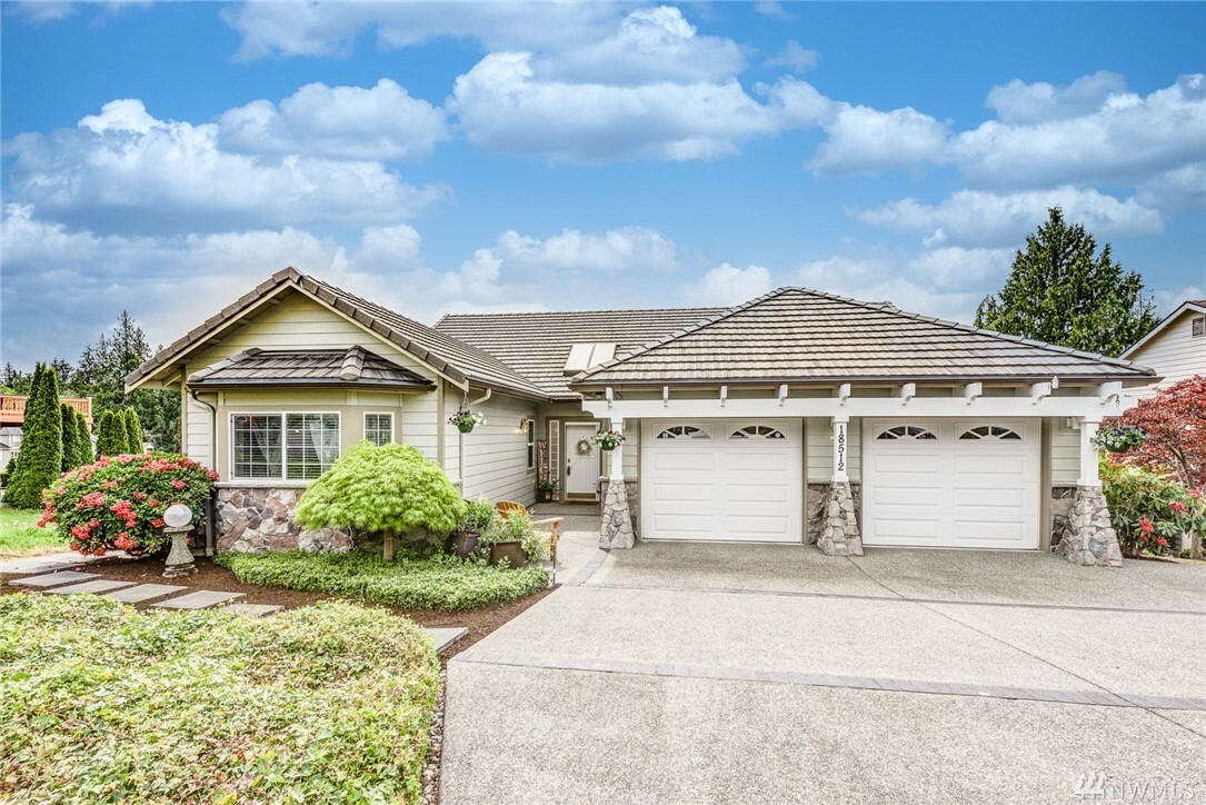 Property Photo:  18512 Hawksview Dr  WA 98223 