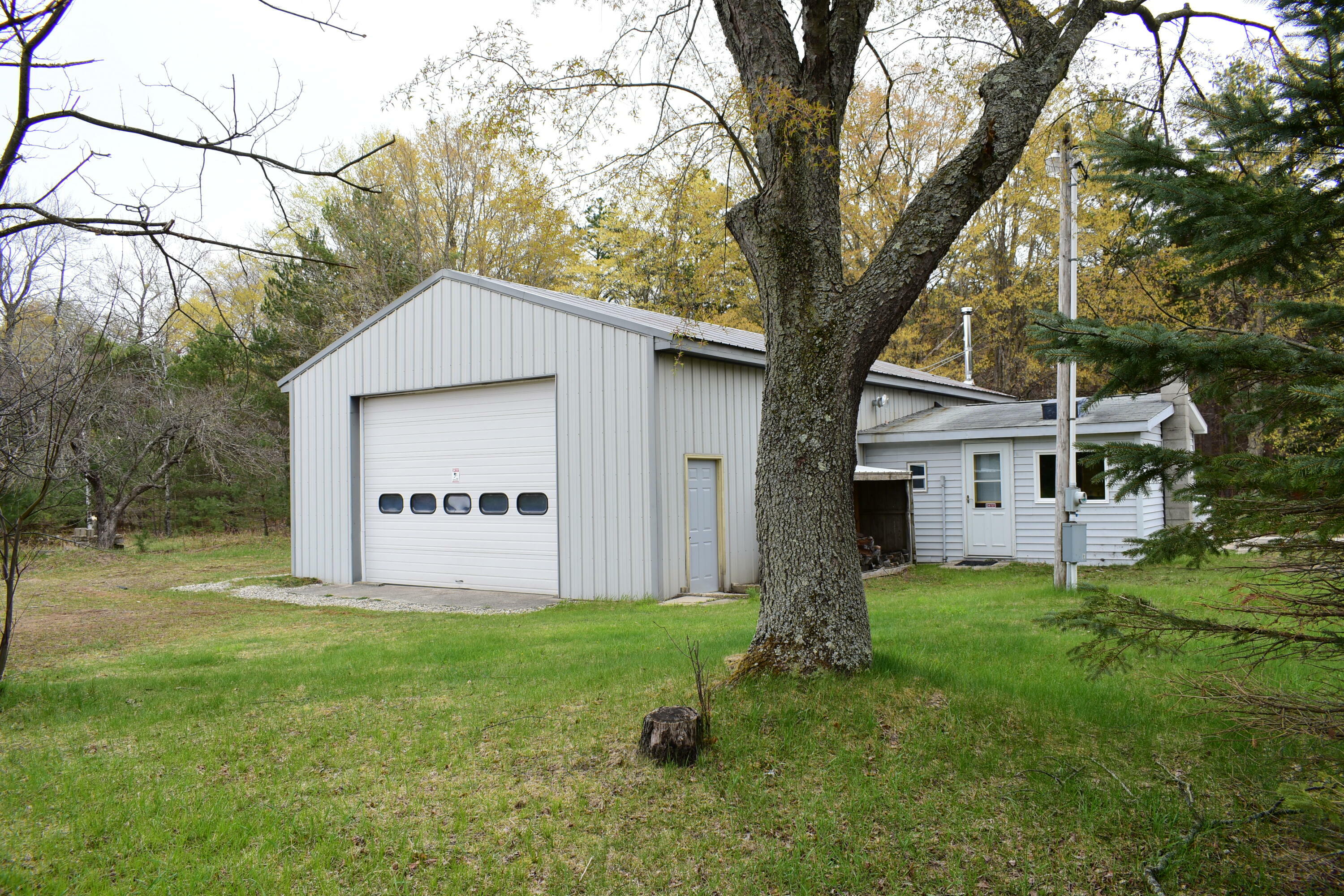 Property Photo:  3075 N La Salle Road  MI 49454 