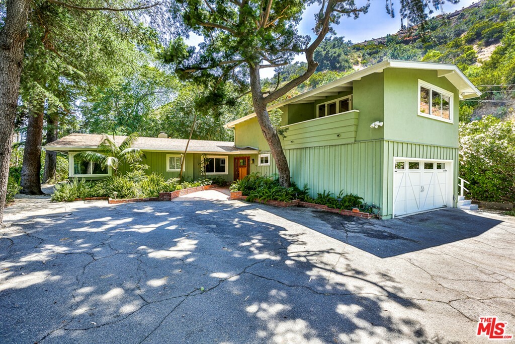 9618 Arrowood Drive  Beverly Hills CA 90210 photo