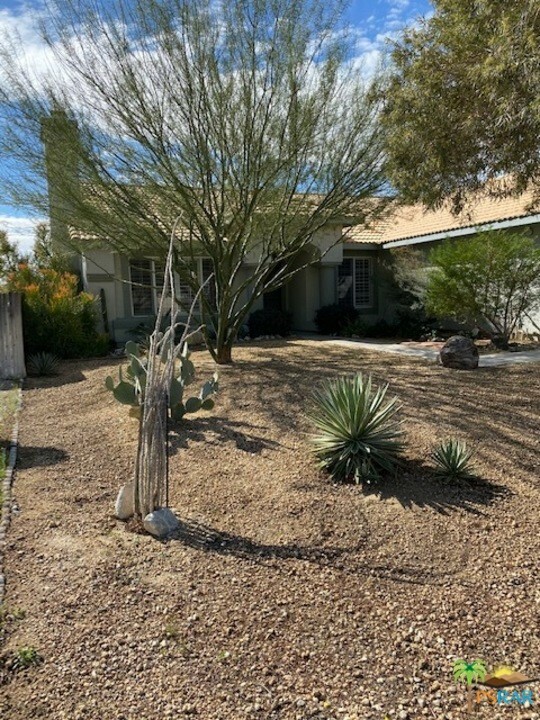 Property Photo:  65583 Avenida Cadena  CA 92240 