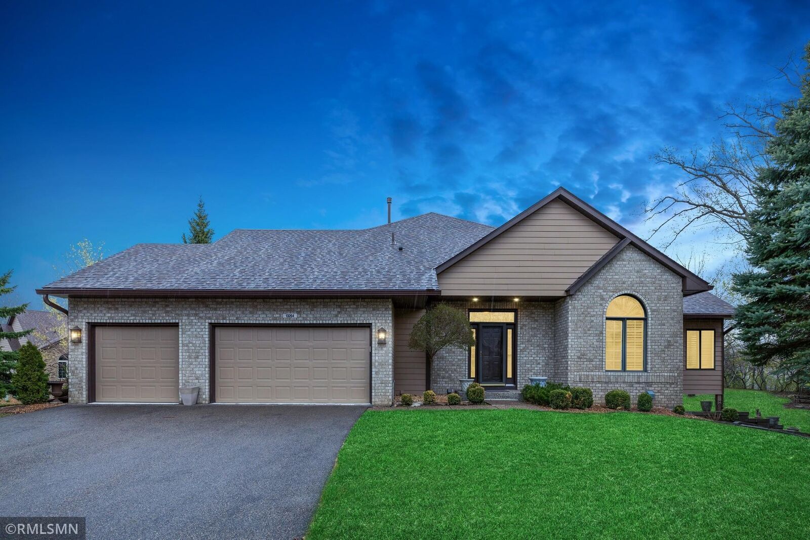 Property Photo:  13264 Huntington Terrace  MN 55124 