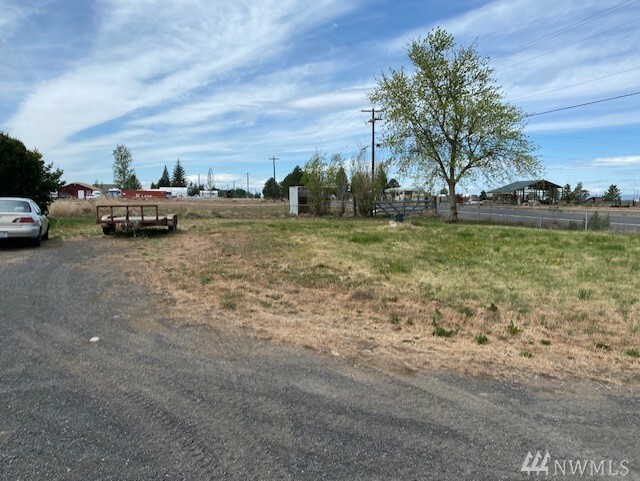 Property Photo:  8815 Rd 10 NE  WA 98837 