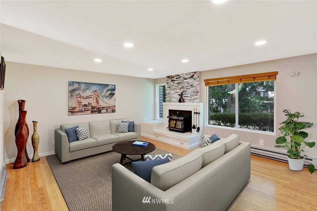 Property Photo: 1717 150th Avenue SE 7 WA 98007