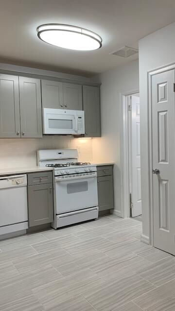 Property Photo:  200 Christopher Columbus Dr B4  NJ 07302 