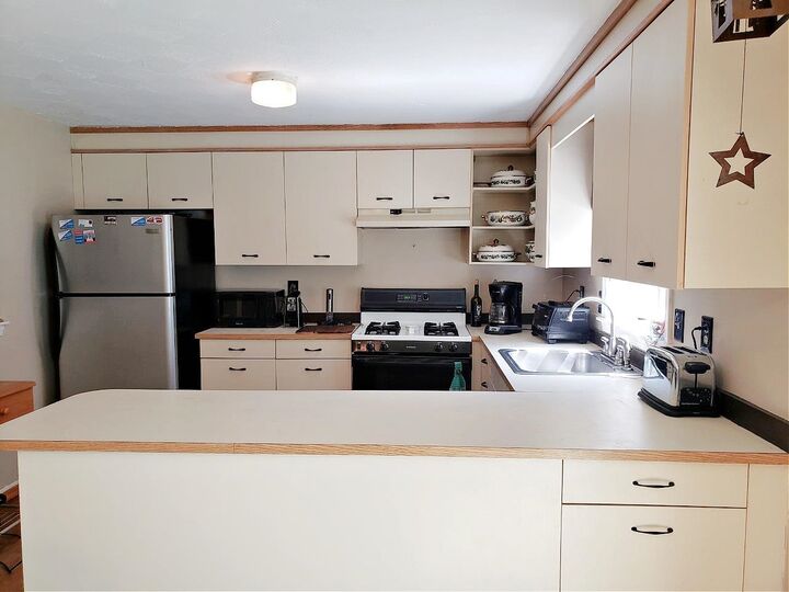 Property Photo: 36 Styles Road NH 03070