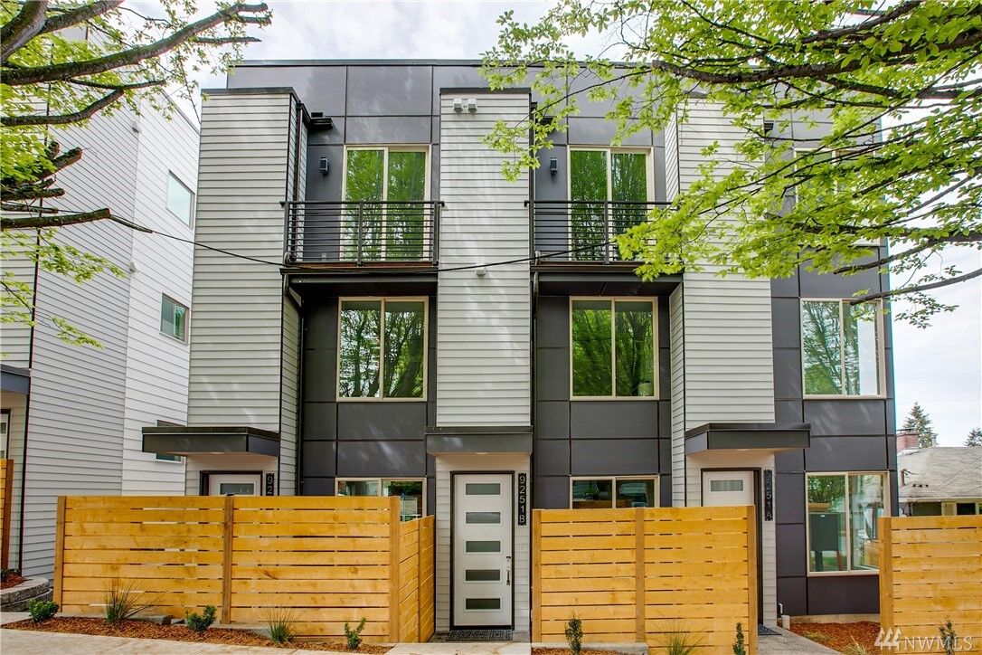 Property Photo: 9249 35th Ave SW A WA 98126