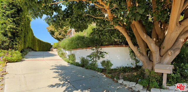 Property Photo:  1190   Ravoli Dr  CA 90272