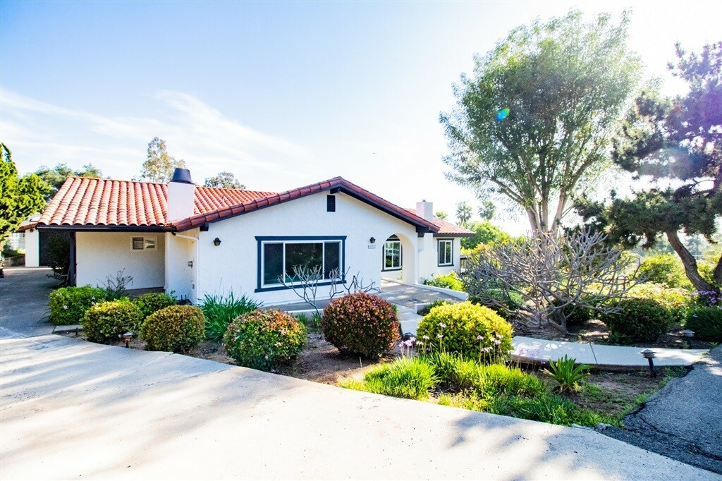 Property Photo:  746 Hardell Lane  CA 92084 