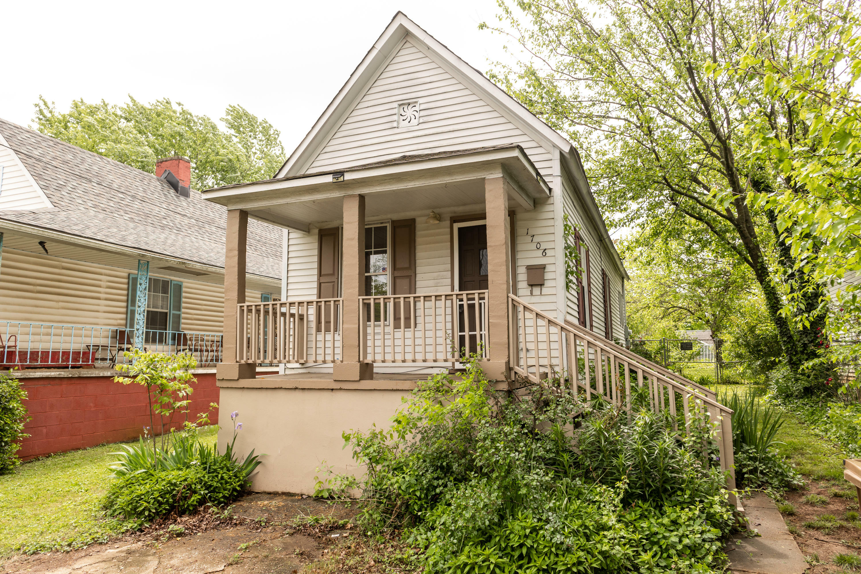 Property Photo:  1706 Gillespie Ave  TN 37917 