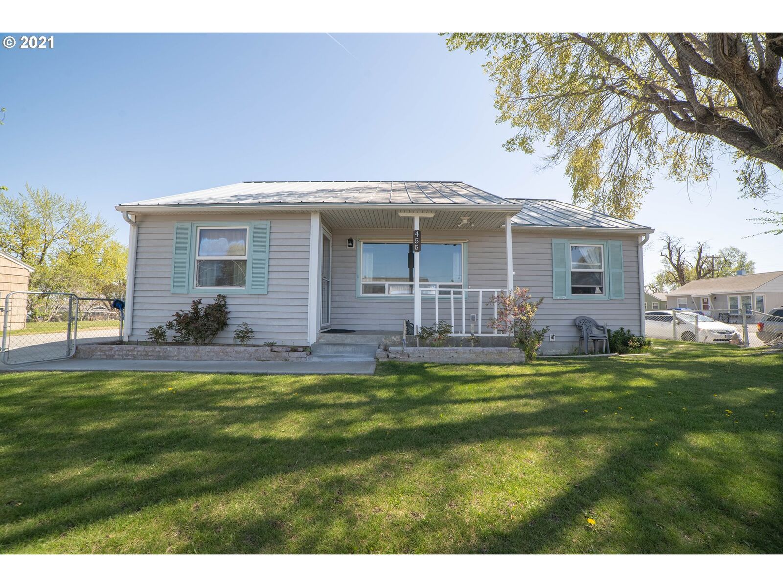 Property Photo:  455 E Sunset Dr  OR 97838 