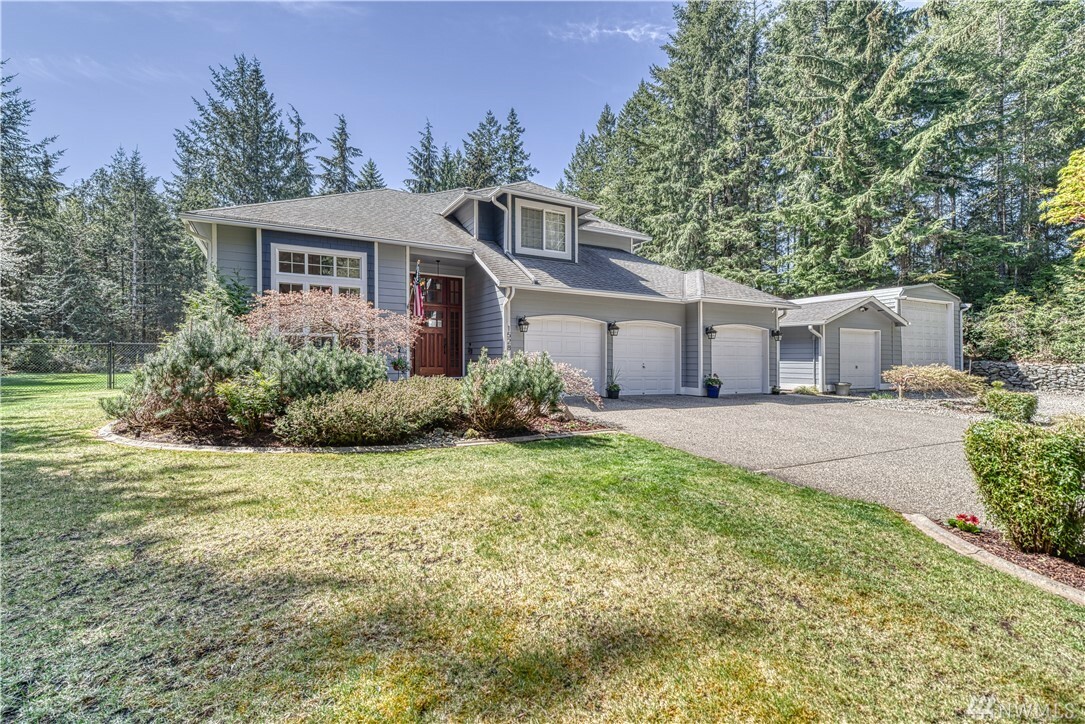 Property Photo:  1528 SE Quartz Ct  WA 98367 