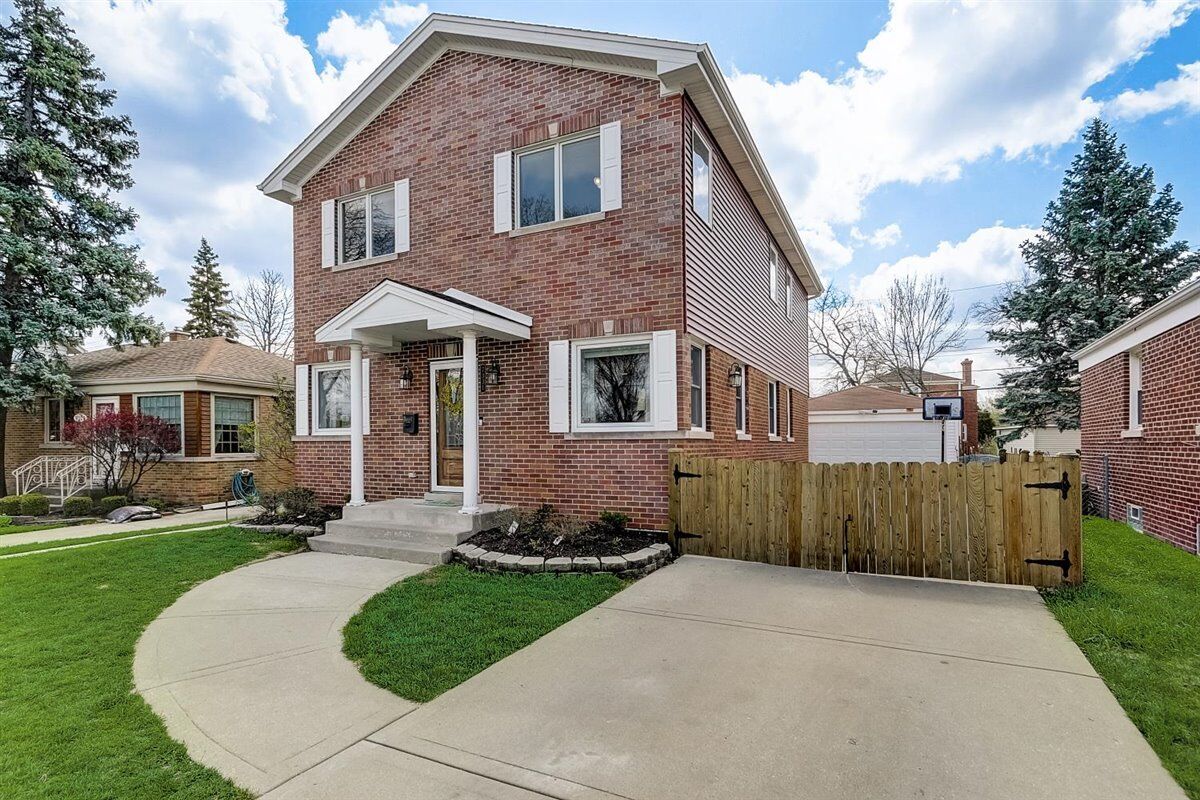 Property Photo:  7331 W Catalpa Avenue  IL 60656 