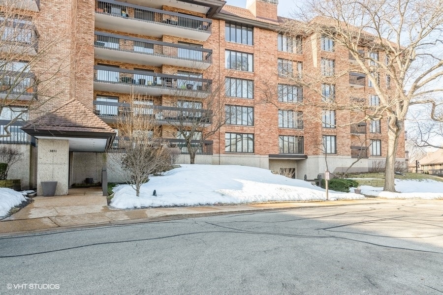 Property Photo:  3851 Mission Hills Road 403  IL 60062 