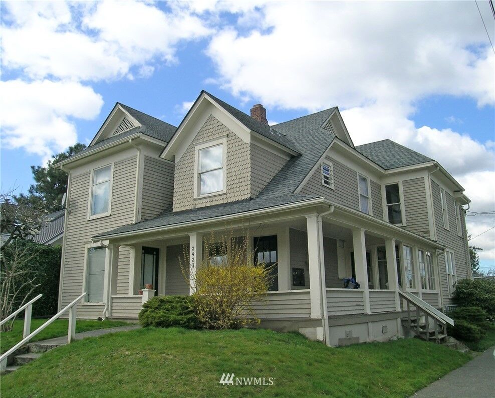 Property Photo:  2423 H Street  WA 98225 