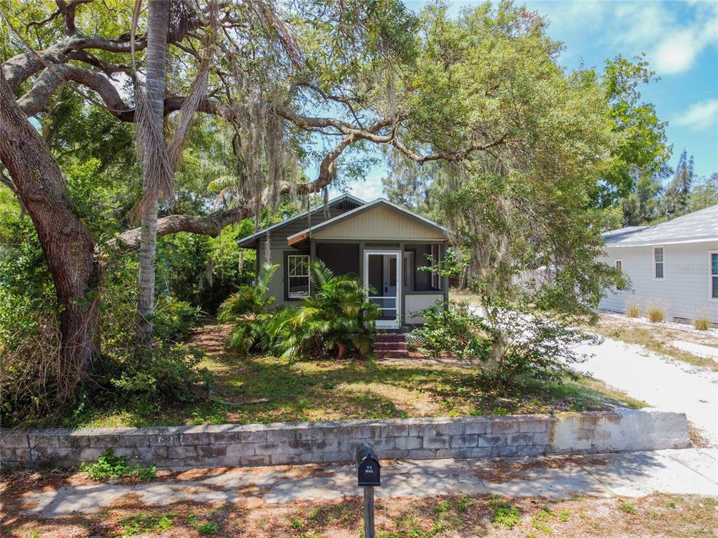 Property Photo:  1838 Overbrook Avenue  FL 33755 