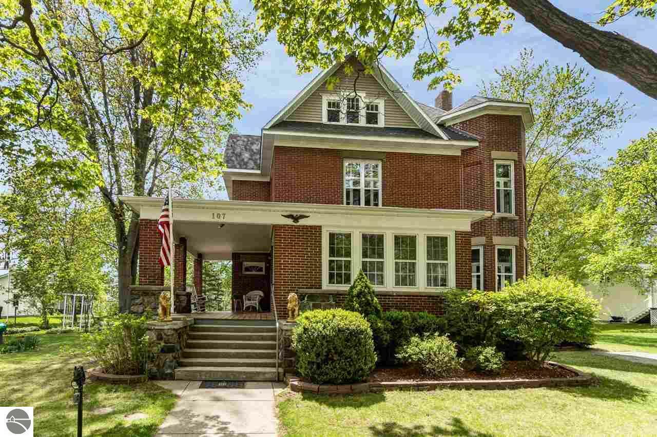 Property Photo:  107 W Maple Street  MI 48883 