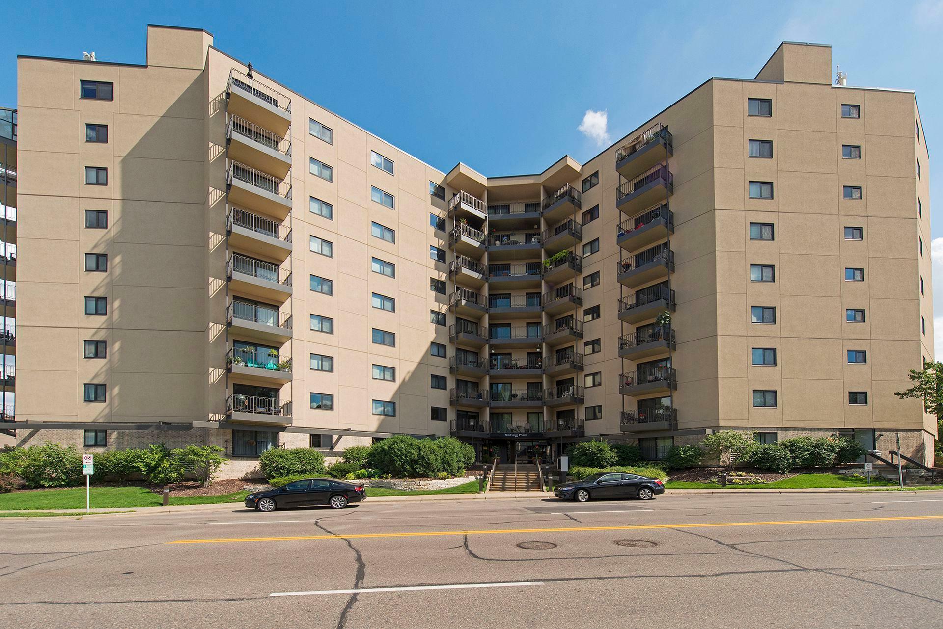 Property Photo:  3131 Excelsior Boulevard 212  MN 55416 