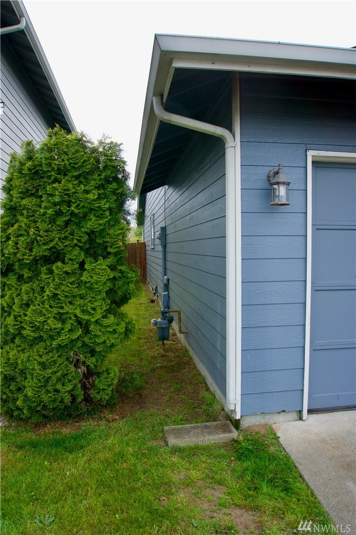 Property Photo:  17615 NE 28th Ave NE  WA 98271 