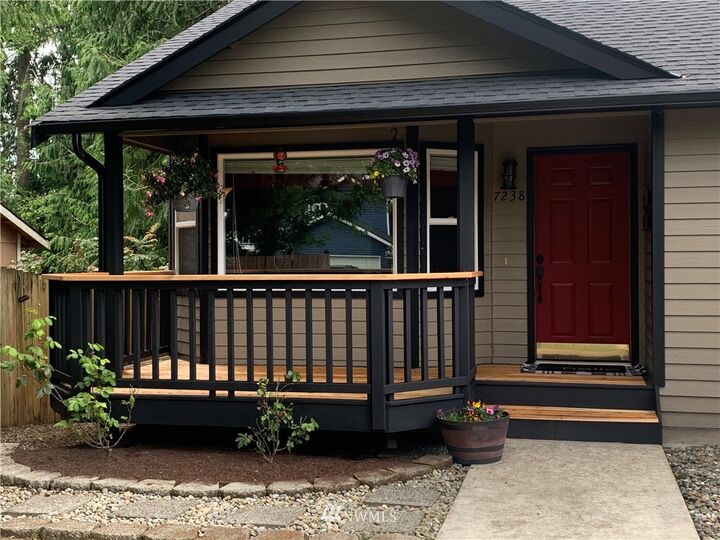 Property Photo:  7238 E Raintree Lane  WA 98366 