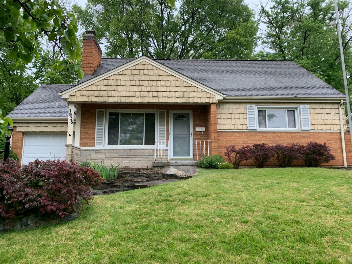 Property Photo: 3838 Sharonview Dr OH 45241