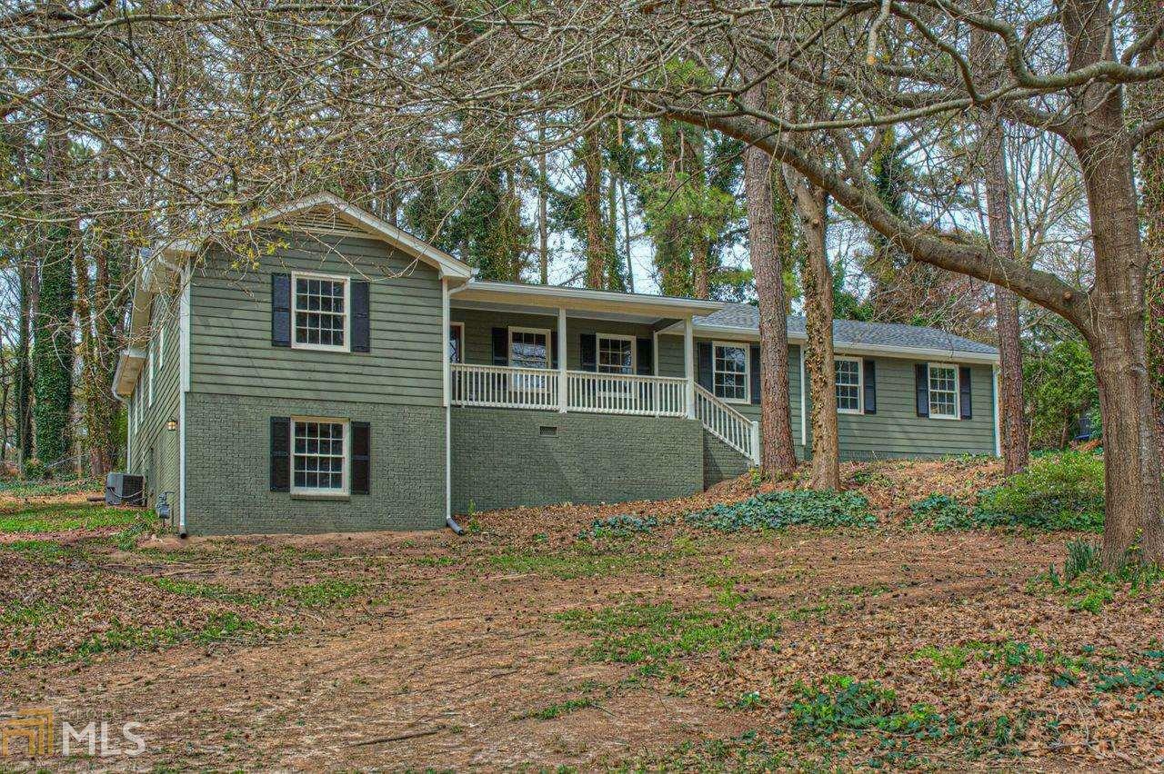 Property Photo:  3203 Crossing Dr  GA 30078 