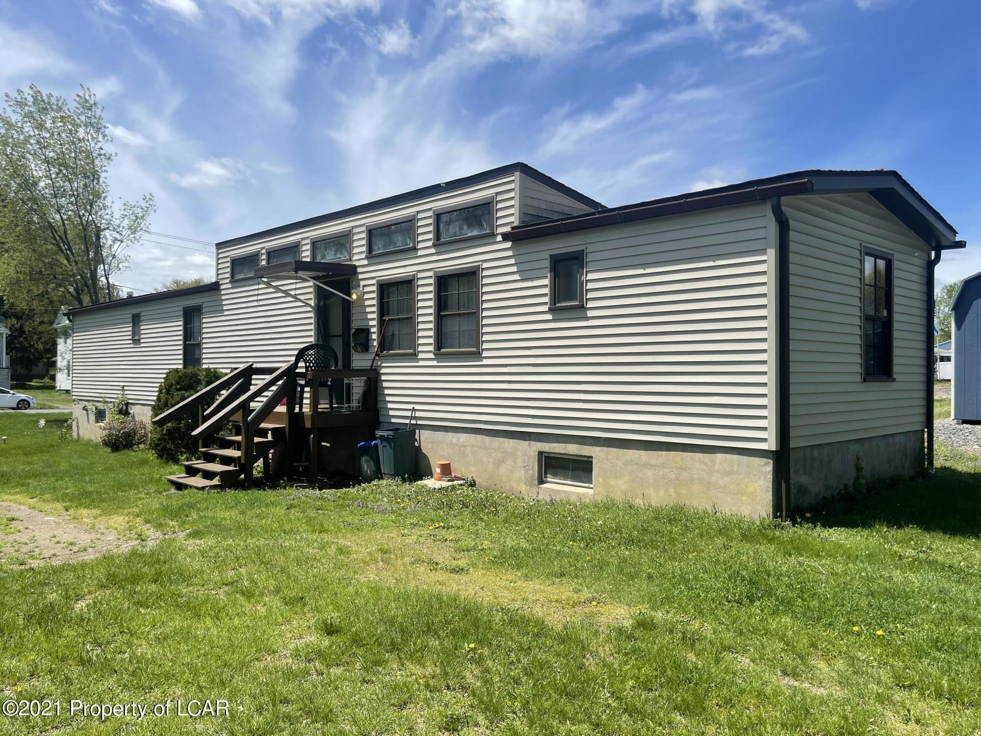 Property Photo:  400 Lincoln Street  PA 18641 
