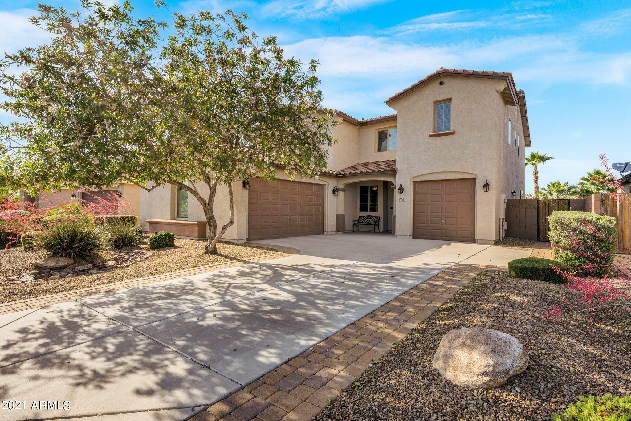 Property Photo:  232 W Leatherwood Avenue  AZ 85140 