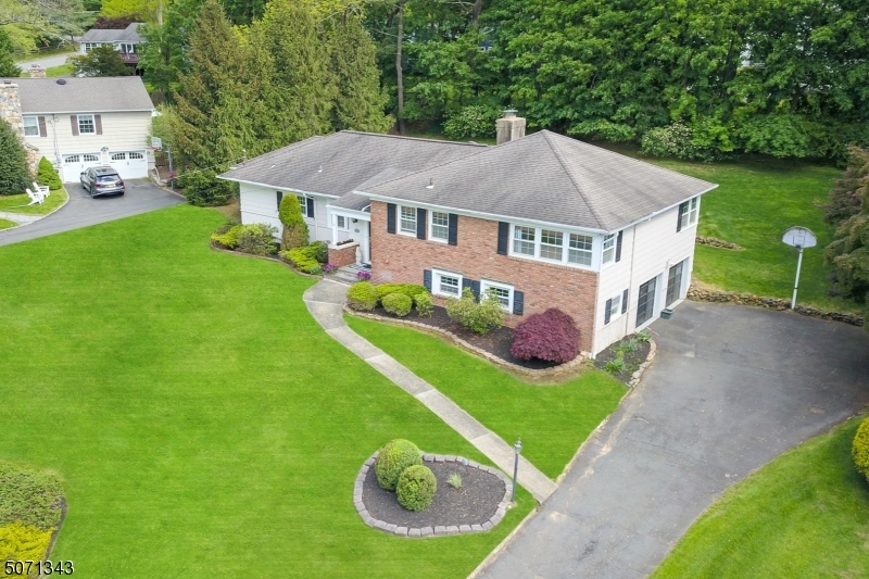 Property Photo:  4 Runnymede Rd  NJ 07928 