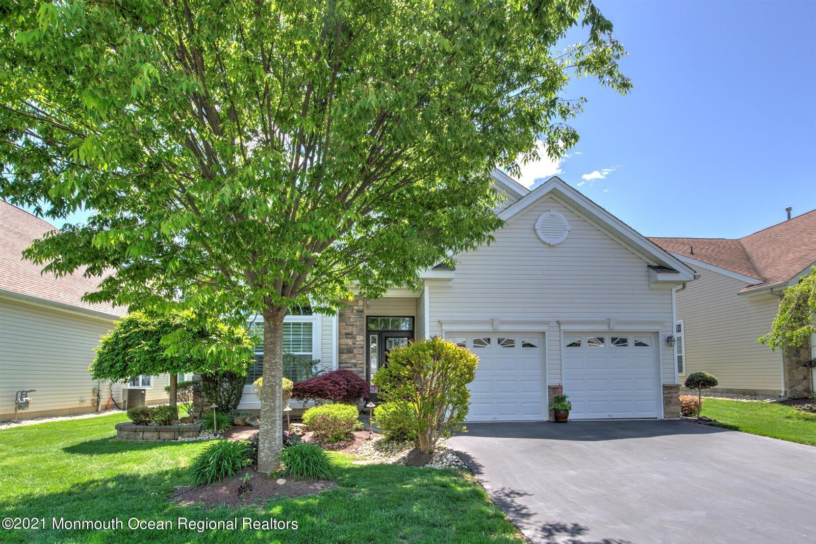Property Photo:  184 Diamond Spring Drive  NJ 08831 