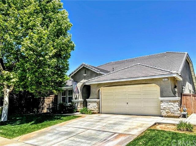 Property Photo:  1372 Bird Of Paradise Court  CA 92223 