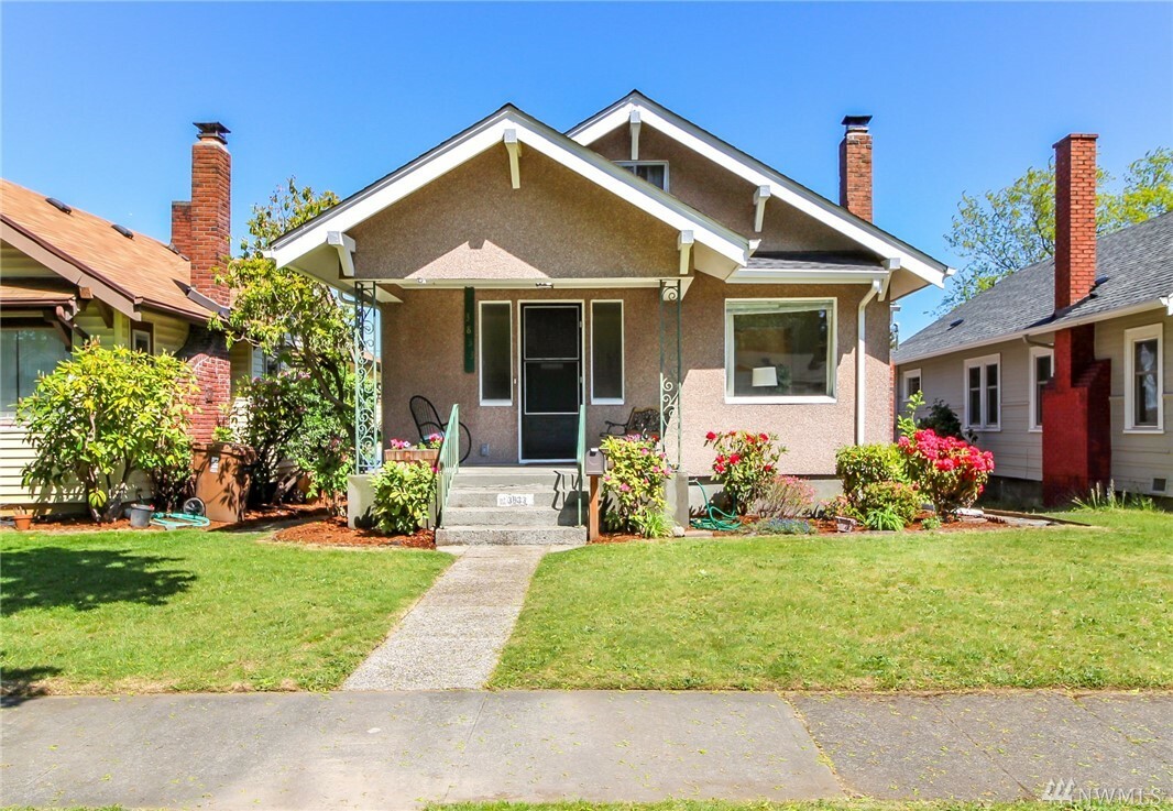 Property Photo: 3833 Fawcett Ave WA 98418