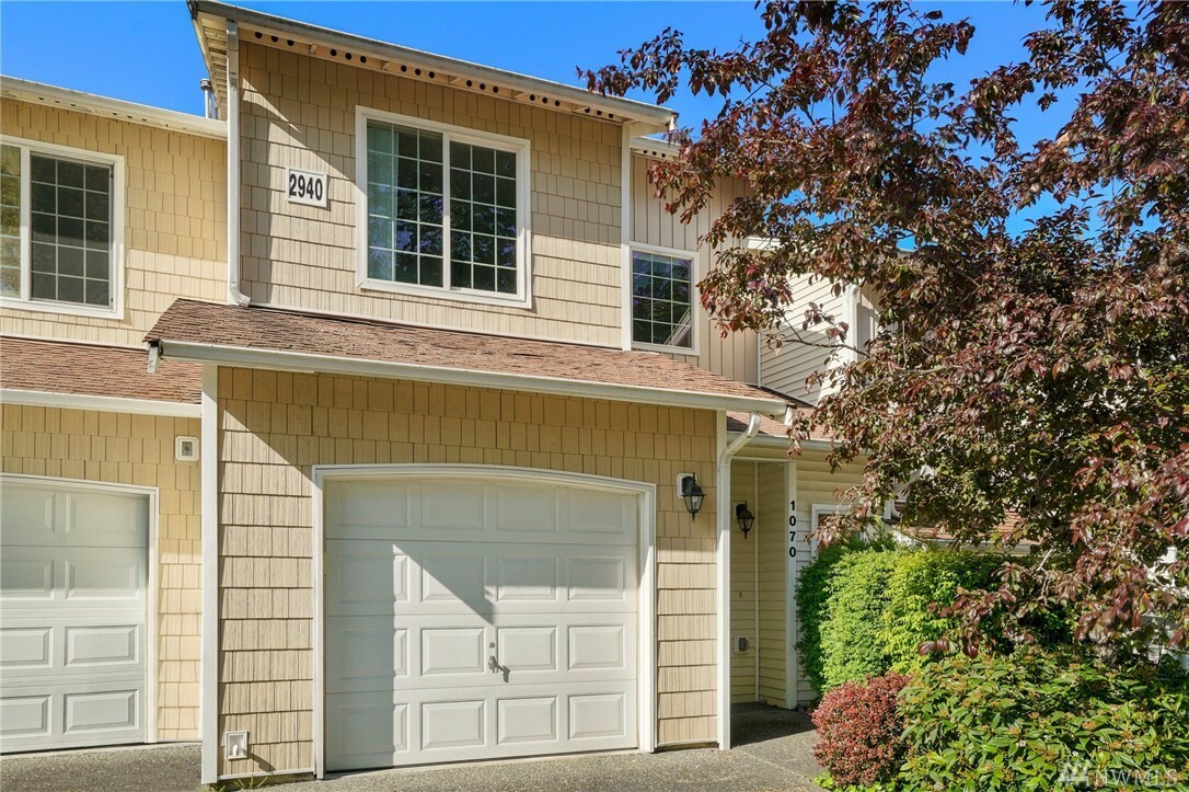 Property Photo:  2940 SE 12th St 1070  WA 98058 