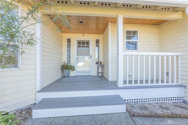 Property Photo:  20423 81st Dr NE  WA 98223 