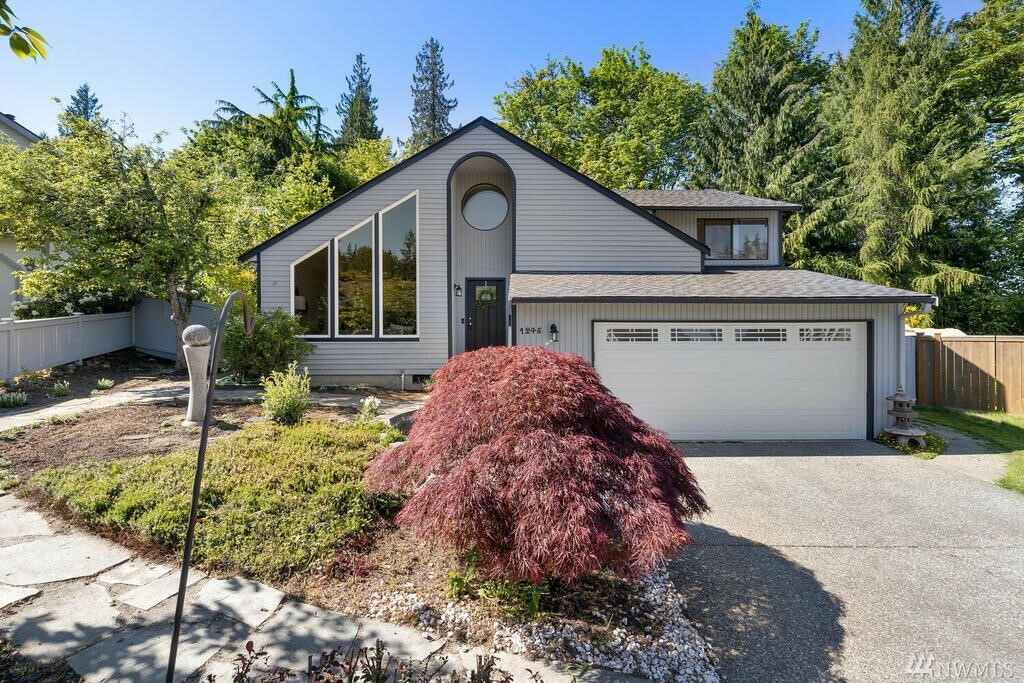 Property Photo:  1245 Oakcreek Place NW  WA 98027 