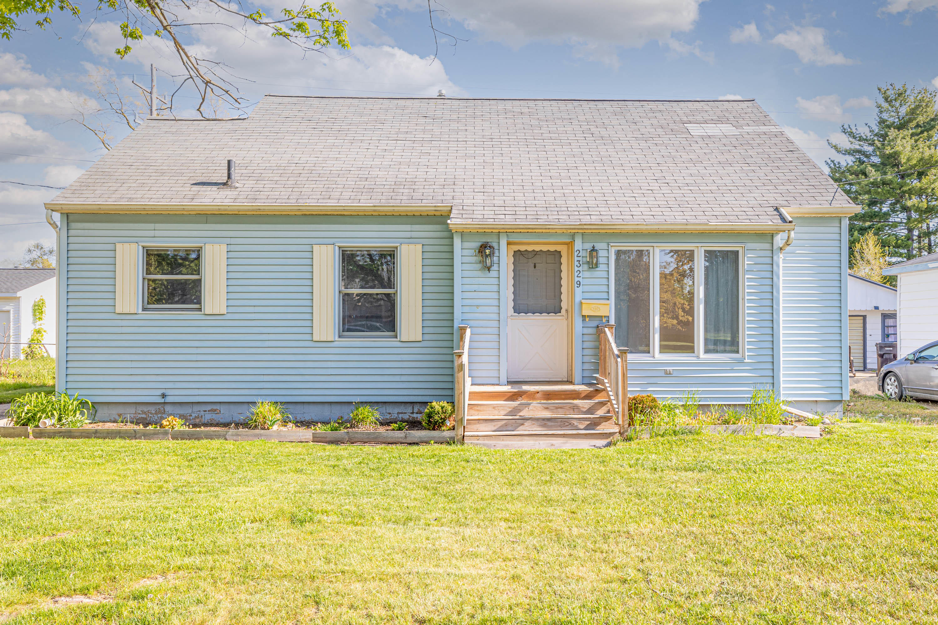 Property Photo: 2329 Golden Street SW MI 49519