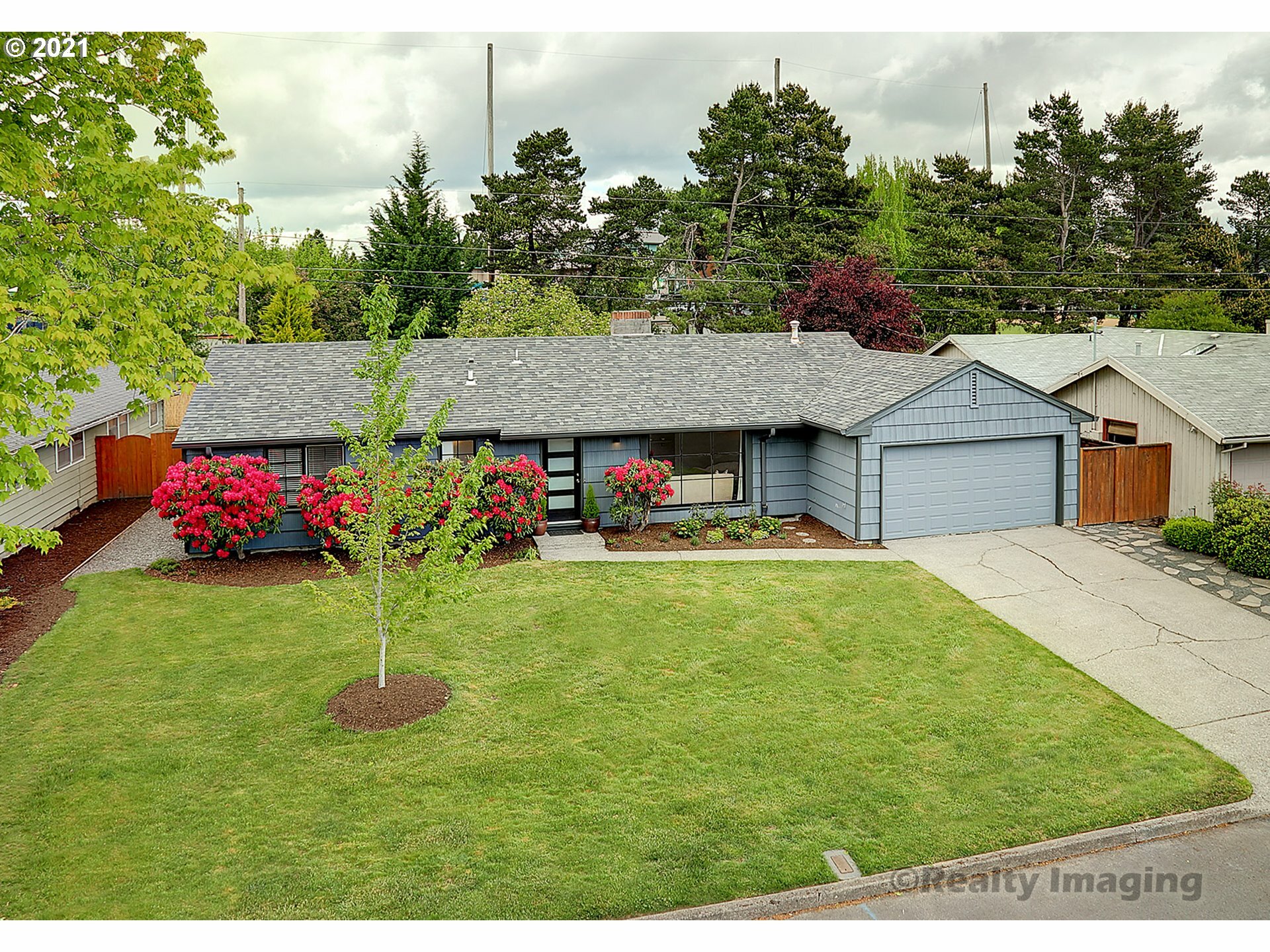 Property Photo:  9055 SW Woodside Dr  OR 97225 