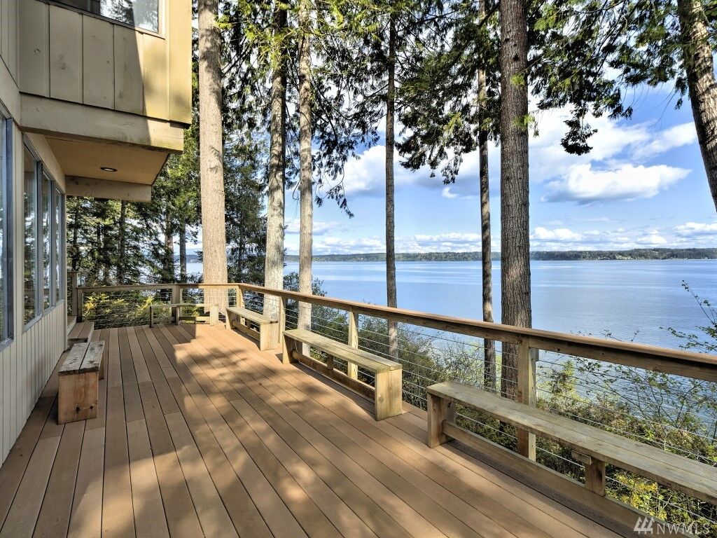 Property Photo: 466 E Chesapeake Dr WA 98584