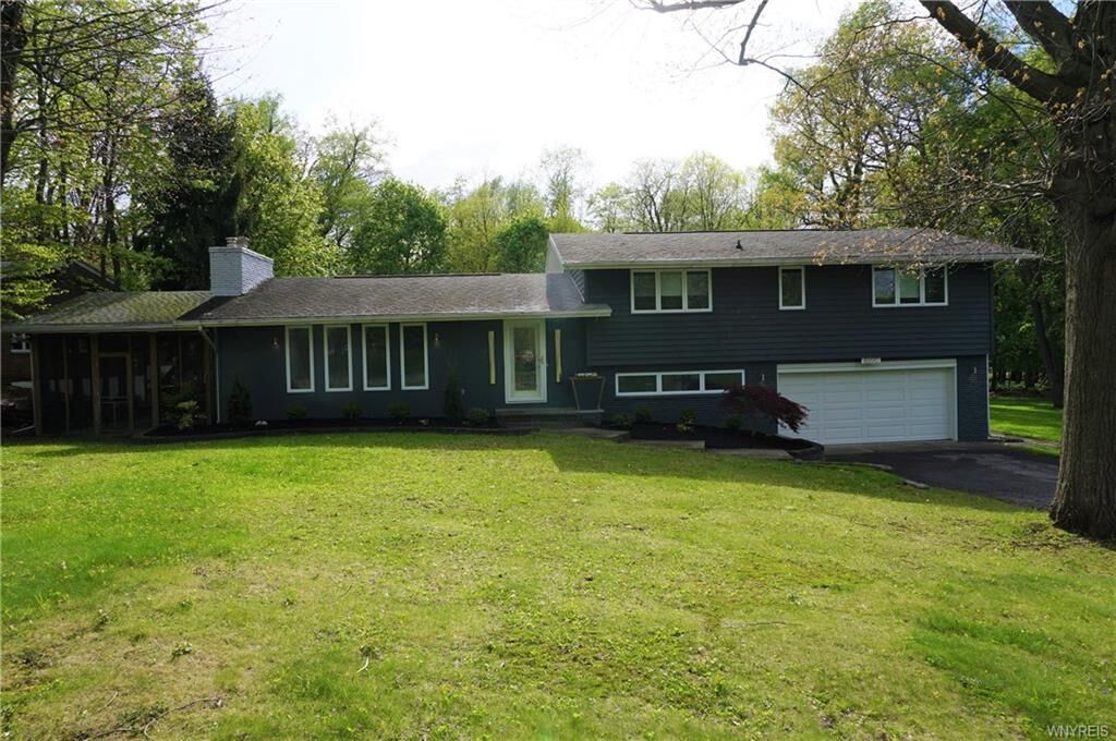 Property Photo:  4690 Boncrest Dr W  NY 14221 