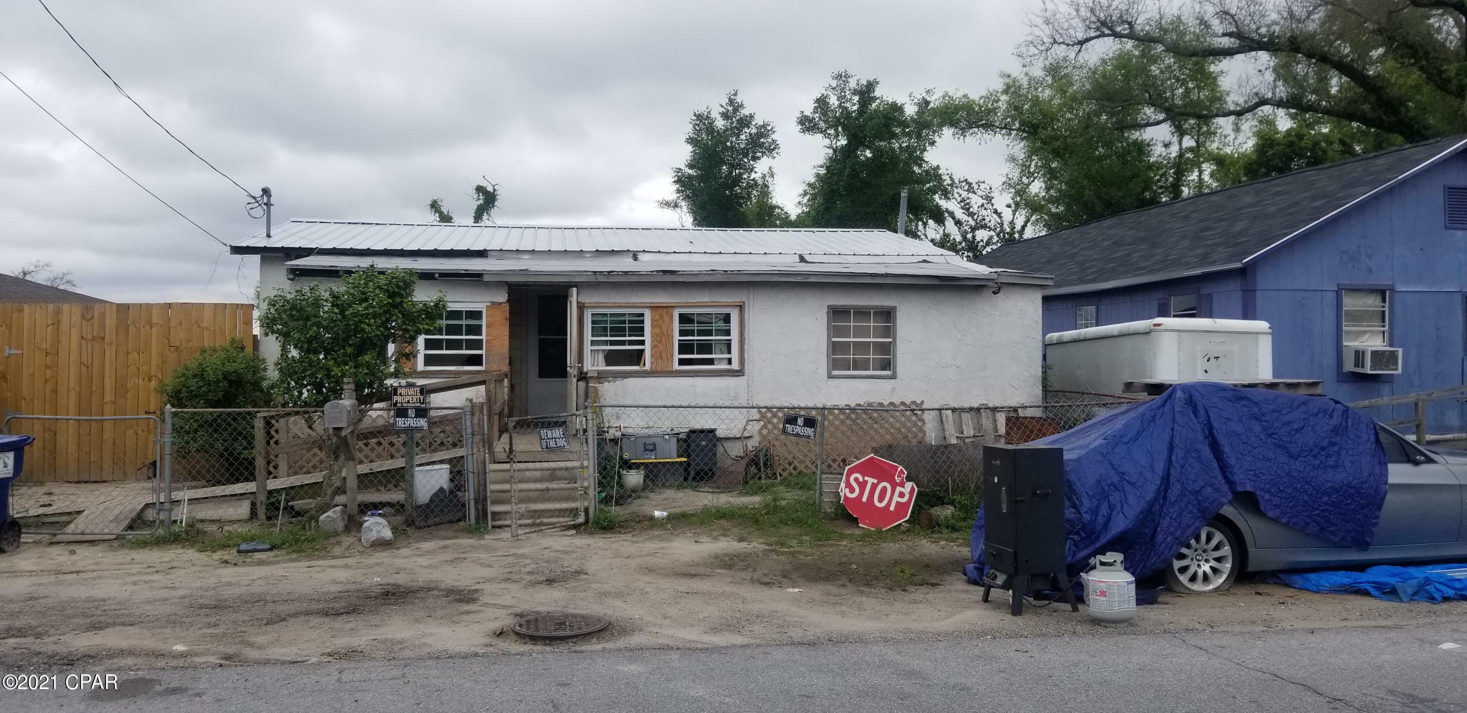 Property Photo:  112 Detroit Avenue  FL 32401 