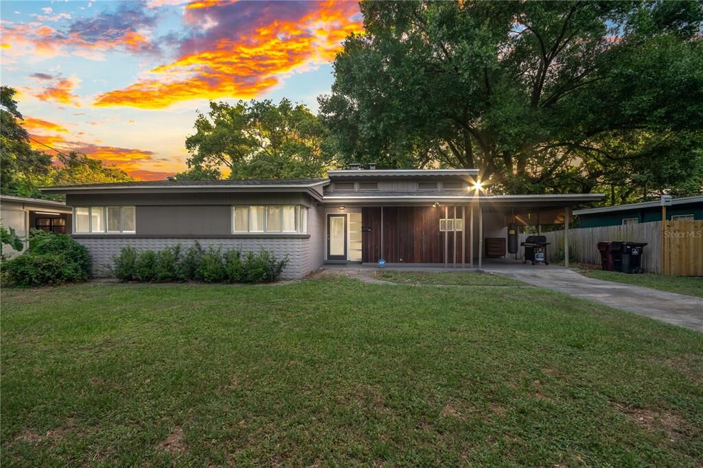 Property Photo: 302 S Hampton Avenue FL 32803