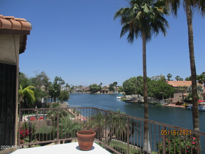 Property Photo:  1011 S Coral Key Court  AZ 85233 
