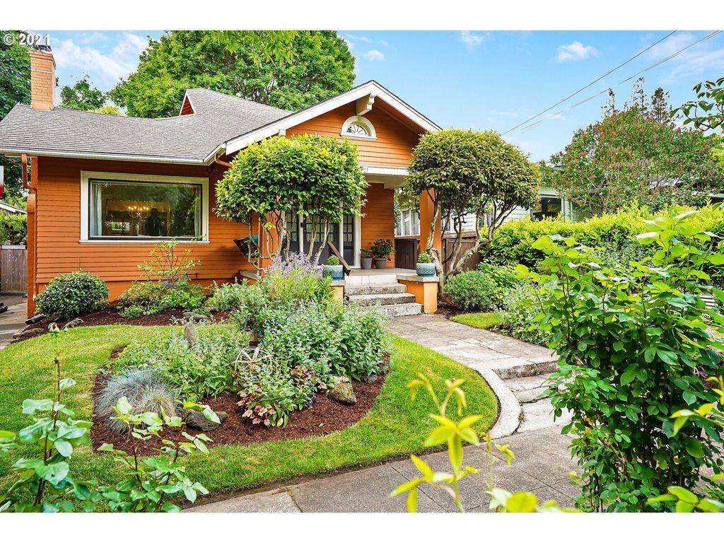 Property Photo: 89 NE Meikle Pl OR 97213