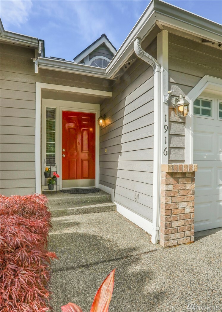 Property Photo:  1916 SW 352nd St  WA 98023 