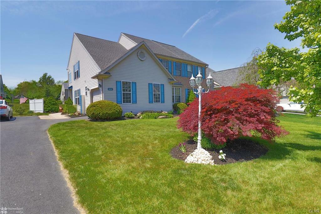 2150 Rolling Meadow Drive  Lower Macungie Twp PA 18062 photo